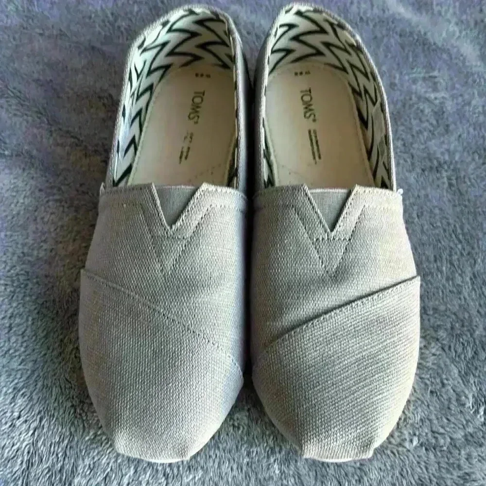 Toms excellent used